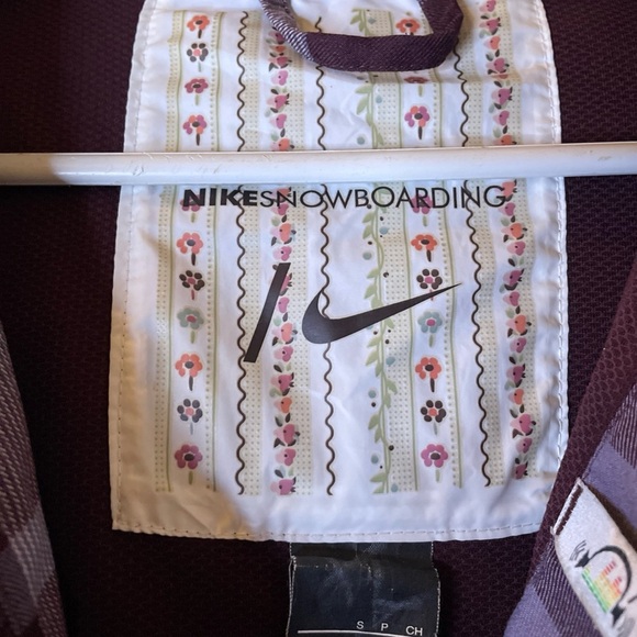 Nike Snowboarding Womens Coat Jacket Winter Purple Size small - Picture 2 of 7